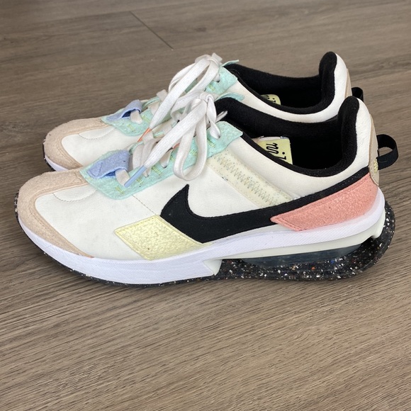 Nike Sneakers - Picture 4 of 7